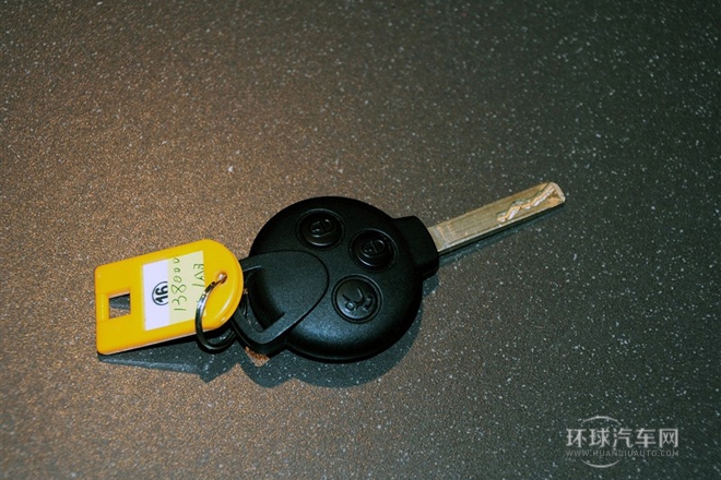 2012款 1.0 MHD 硬頂激情版