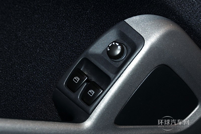 2012款 1.0 MHD 硬頂激情版