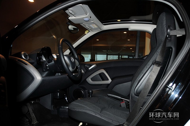 2012款 1.0 MHD 硬頂激情版