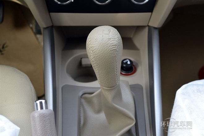 2012款 1.6L 手動(dòng)5門(mén)豪華型