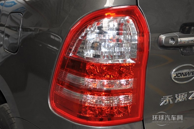 2013款 1.8L 自動5門舒適型