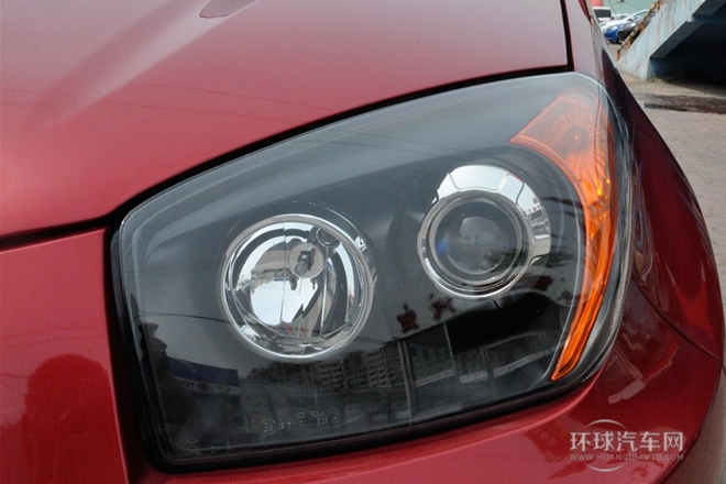 2013款 1.8L 自動5門標準型