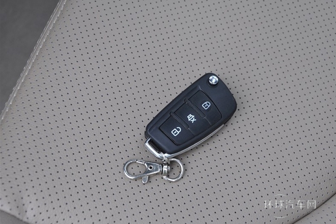 2013款 1.6L 手動5門舒適型