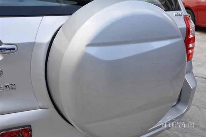 2013款 1.6L 手動5門標準型