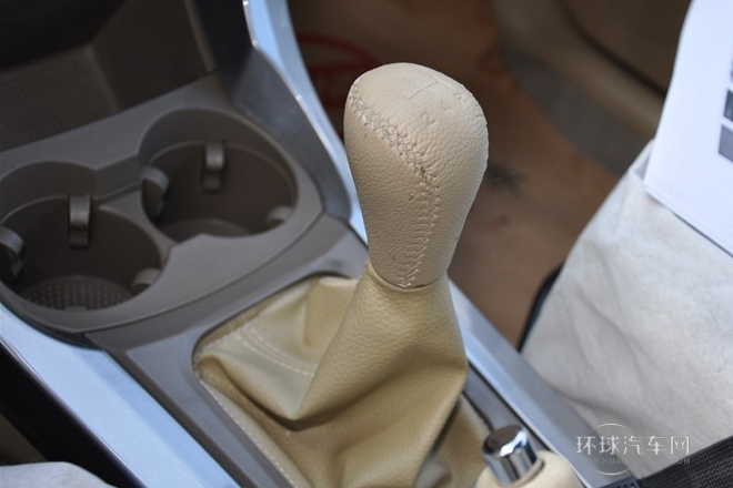 2013款 1.6L 手動5門標(biāo)準(zhǔn)型