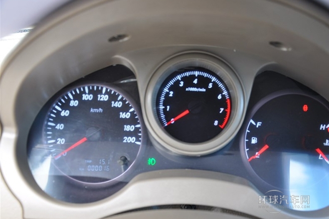 2013款 1.6L 手動5門標準型