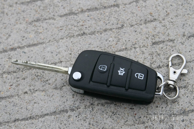 2012款 改款 1.8L 自動(dòng)標(biāo)準(zhǔn)型