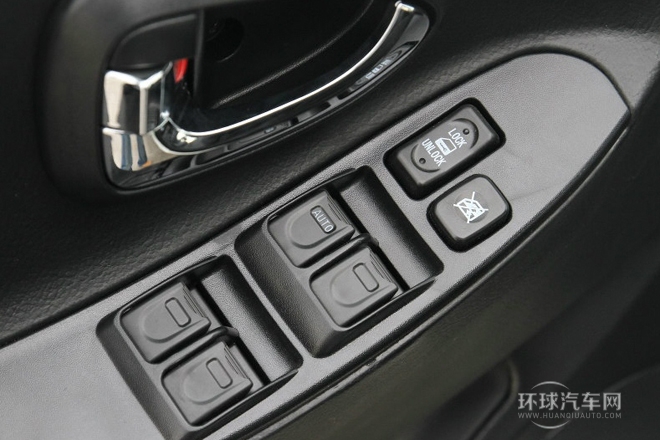 2012款 改款 1.8L 自動標準型