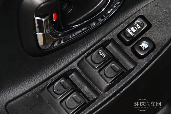 2012款 1.8L 自動豪華型