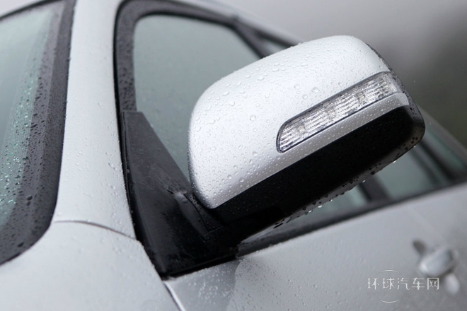 2012款 1.8L 自動舒適型