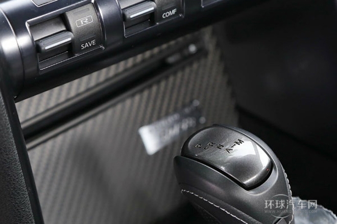 2015款 3.8T 動感酷黑內飾版