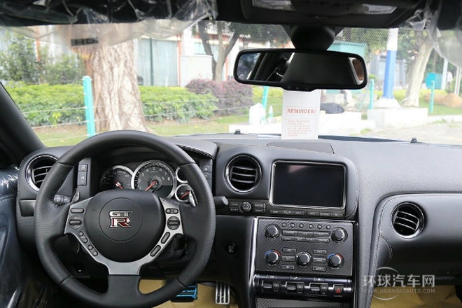 2015款 3.8T 動(dòng)感酷黑內(nèi)飾版