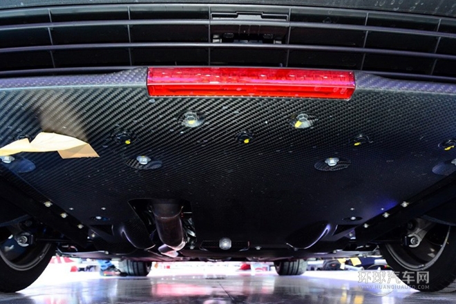 2015款 3.8T 時(shí)尚米白內(nèi)飾版