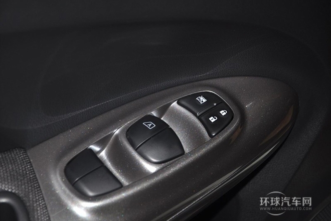 2012款 1.6T 自動 S 基本款