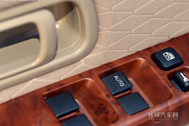 2011款 2.4L汽油四驅高級型