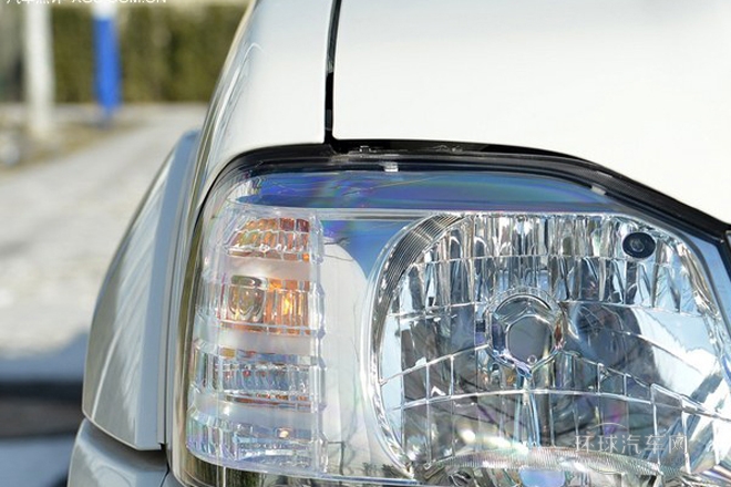 2011款 2.4L汽油四驅高級型