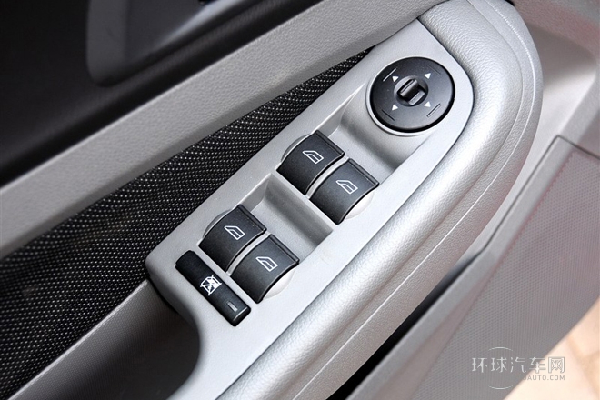 2013款 兩廂經典 1.8L AT基本型