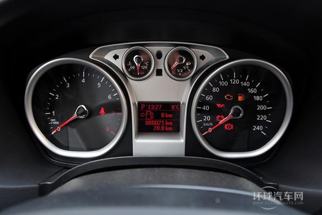 2013款 兩廂經典 1.8L AT基本型