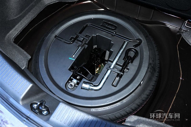 2013款 兩廂 1.5L 手動尊貴型