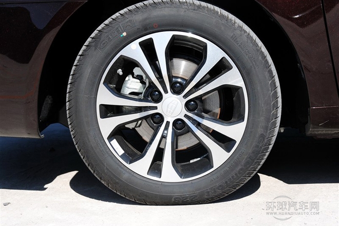 2013款 兩廂 1.5L 手動尊貴型