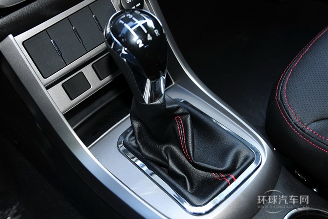 2013款 兩廂 1.5L 手動(dòng)尊貴型