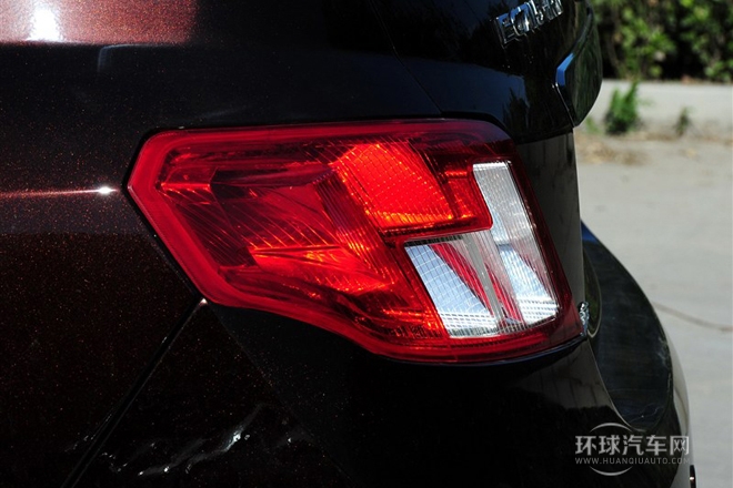 2013款 兩廂 1.5L 手動尊貴型