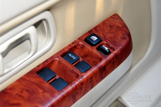 2013款 2.4L汽油兩驅(qū)高級(jí)型