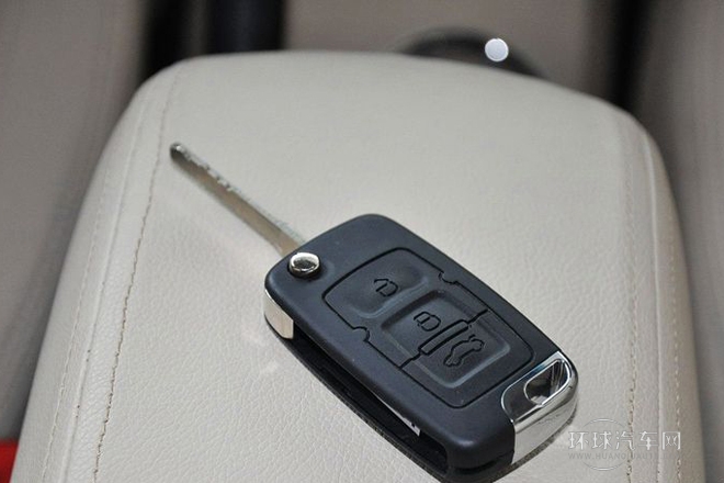 2013款 兩廂 1.8L CVT尊貴型