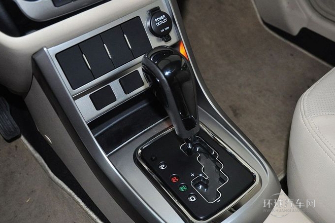 2013款 兩廂 1.8L CVT尊貴型