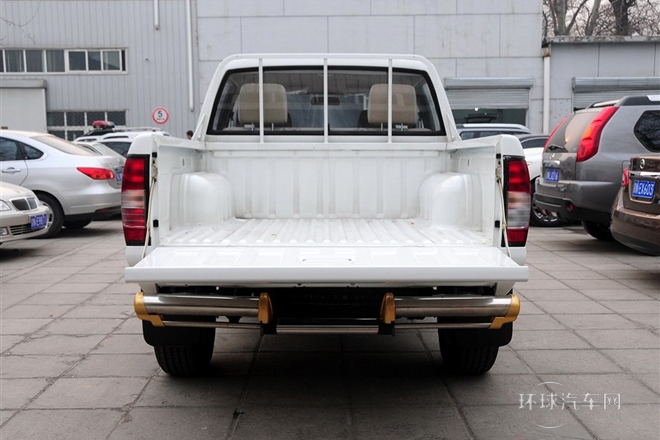 2013款 2.4L汽油四驅(qū)標(biāo)準(zhǔn)型