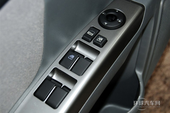 2013款 三廂 1.5L 手動進取型