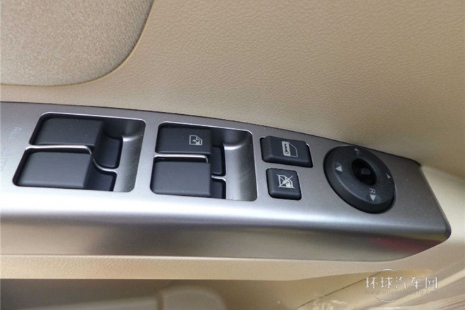 2013款 三廂 1.5L 手動精英型