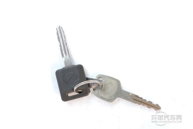 2012款 2.4L兩驅標準版7座ZN6494