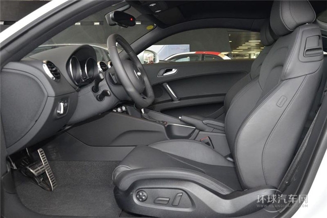 2013款  Coupe 45 TFSI quattro 白色經(jīng)典版