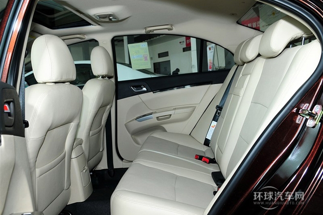 2013款 三廂 1.8L CVT尊貴型