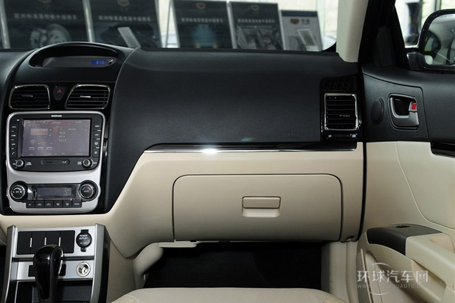 2013款 三廂 1.8L CVT尊貴型