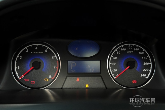 2013款 三廂 1.8L CVT尊貴型