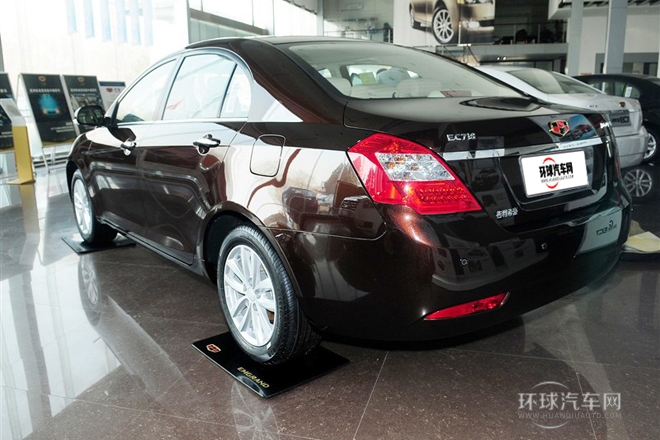 2013款 三廂 1.8L CVT尊貴型