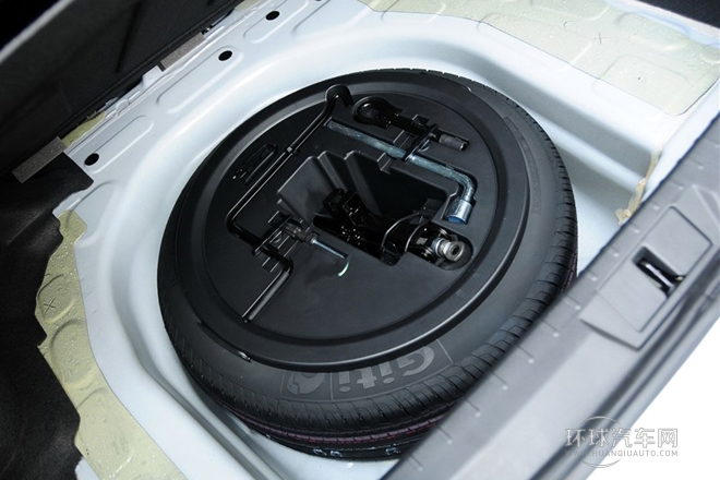 2013款 三廂 1.8L 手動(dòng)精英型