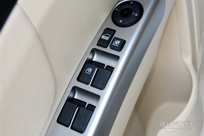 2013款 三廂 1.8L 手動精英型