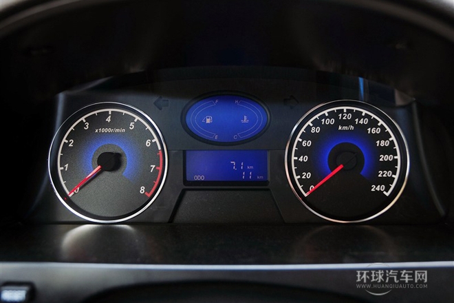 2013款 三廂 1.8L 手動精英型