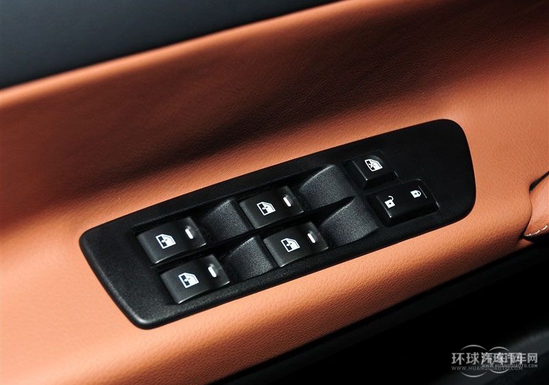 2013款 鋒芒限量版 2.2T 四驅旗艦型