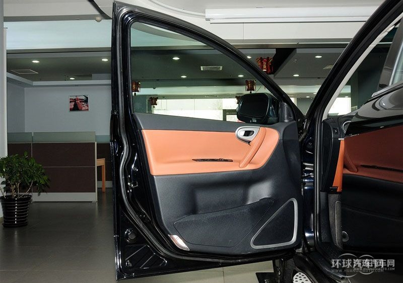 2013款 鋒芒限量版 2.2T 四驅旗艦型