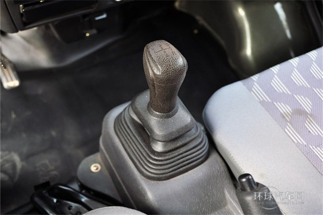 2011款 1.0L基本型AF10-12