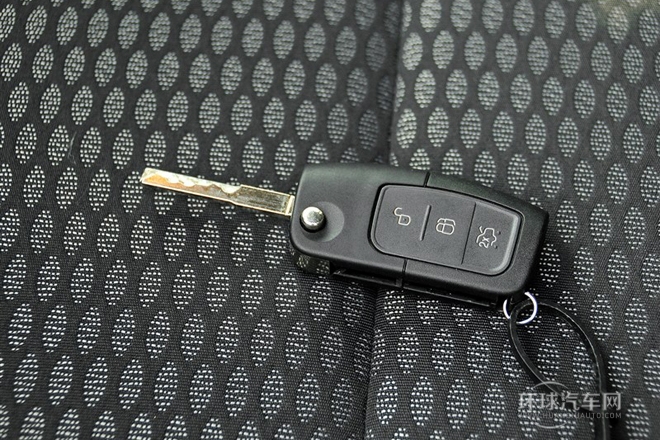 2013款 兩廂經典 1.8L MT基本型