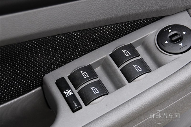 2013款 兩廂經典 1.8L MT基本型