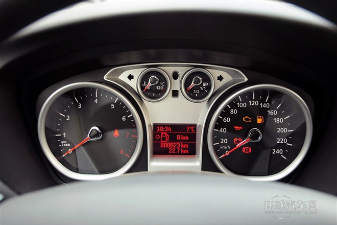 2013款 兩廂經(jīng)典 1.8L MT基本型