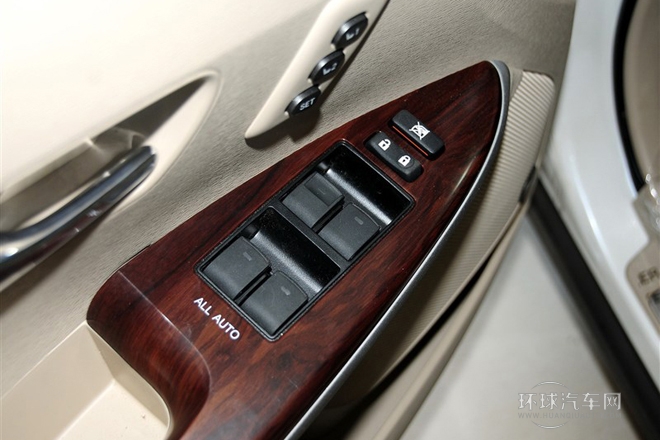 2013款 2.7L 兩驅(qū)至尊版