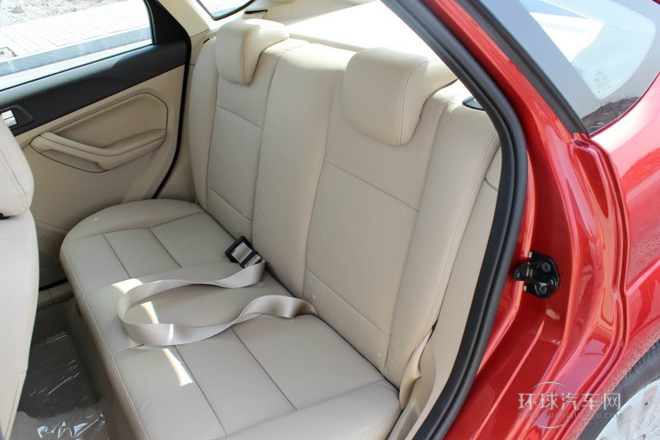 2013款 兩廂經(jīng)典 1.8L MT時尚型