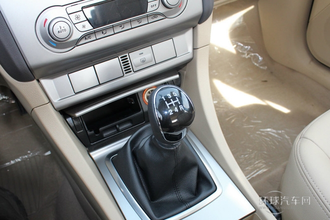 2013款 兩廂經(jīng)典 1.8L MT時尚型